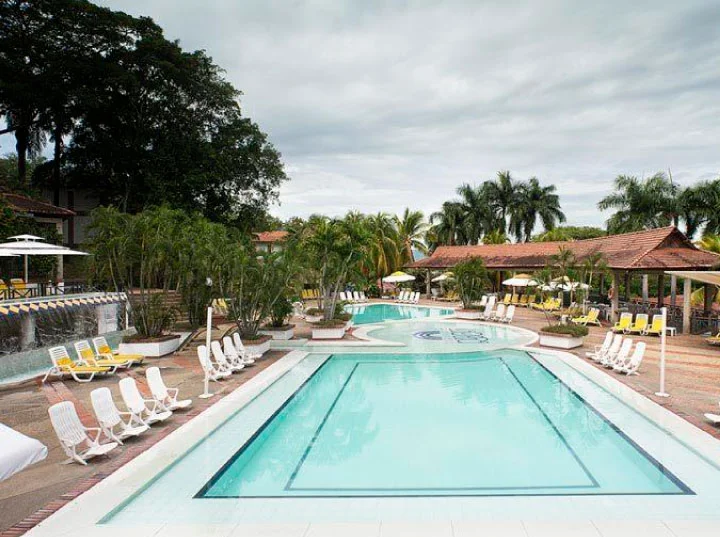 piscina-girardot-min