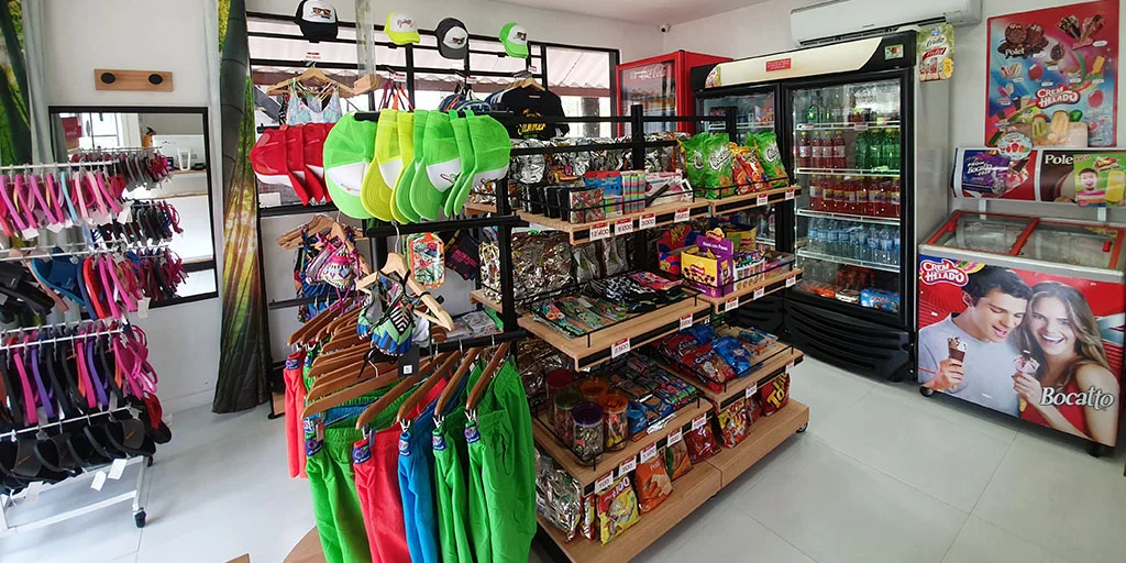 ON VACATION - HOTEL GIRARDOT- MINIMARKET