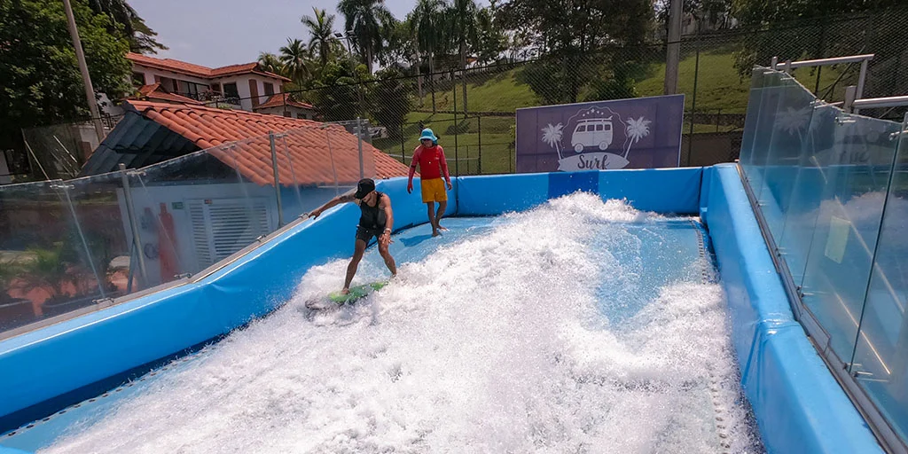 ON VACATION - HOTEL GIRARDOT- SURF